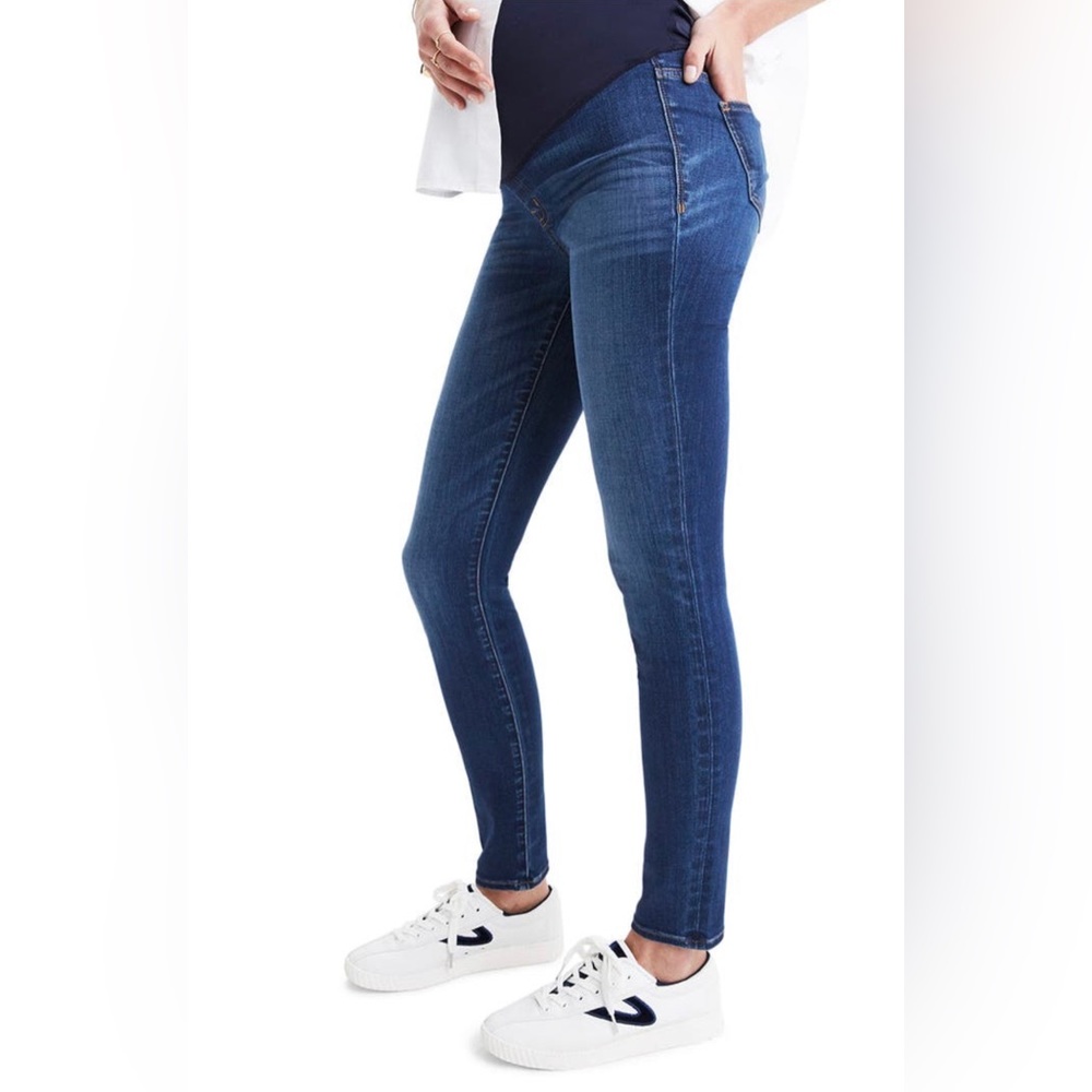 Madewell skinny jeans. Only worn a couple times, like new.